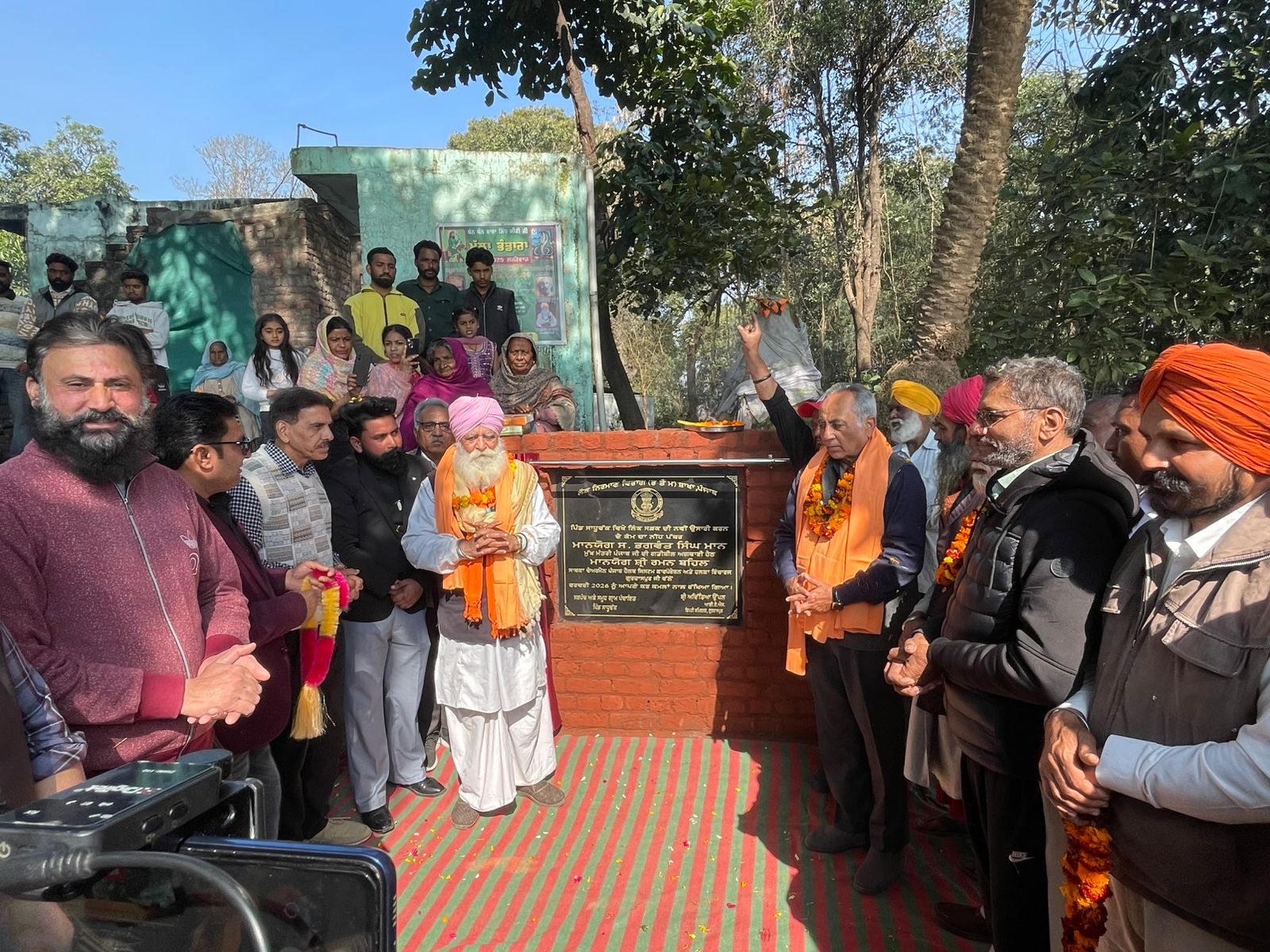 ਰਮਨ ਬਹਿਲ ਵਲੋਂ  64 ਲੱਖ ਰੁਪਏ ਦੀ ਲਾਗਤ ਨਾਲ ਪਿੰਡ ਸਾਧੂਚੱਕ, ਥਾਣੇਵਾਲ ਅਤੇ ਰੌੜਾਂਵਾਲੀ ਵਿਖੇ ਵਿਕਾਸ ਕਾਰਜਾਂ ਦੀ ਸ਼ੁਰੂਆਤ