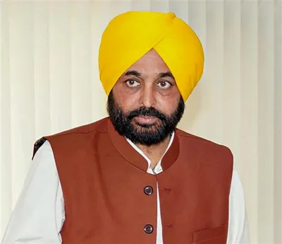 2.5 ਲੱਖ ਰੁਪਏ ਦੀਆਂ ਜੁੱਤੀਆਂ, ਲੱਖਾਂ ਦੇ ਸੂਟ’: ਦਿੱਲੀ ਹਵਾਈ ਅੱਡੇ ‘ਤੇ ਭਗਵੰਤ ਮਾਨ ਨੂੰ ‘ਰੋਕੇ ਜਾਣ’ ‘ਤੇ ਭਾਜਪਾ ਦਾ ਨਿਸ਼ਾਨਾ